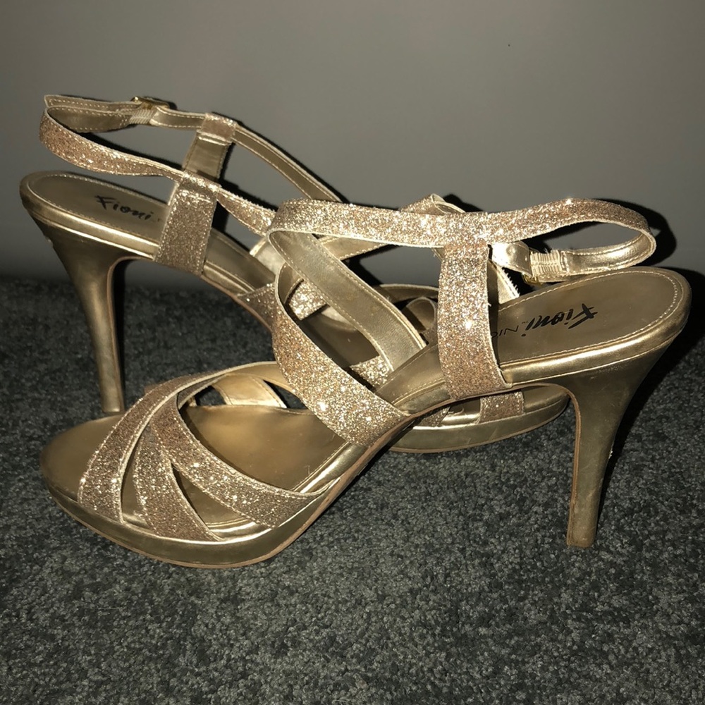 Women’s high heel shoe
